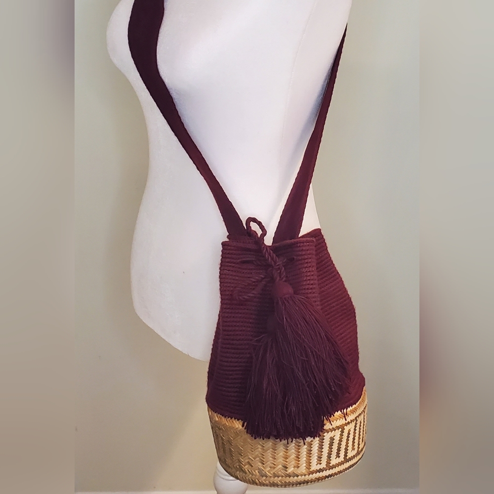 - New Authentic Mochila  Wayuu  100% Colombia handmade bag With 2 pockets …